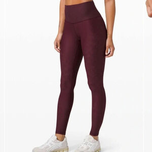 Lululemon mapped out high-rise Camo tight leggings size 4 28 inches maroon Red